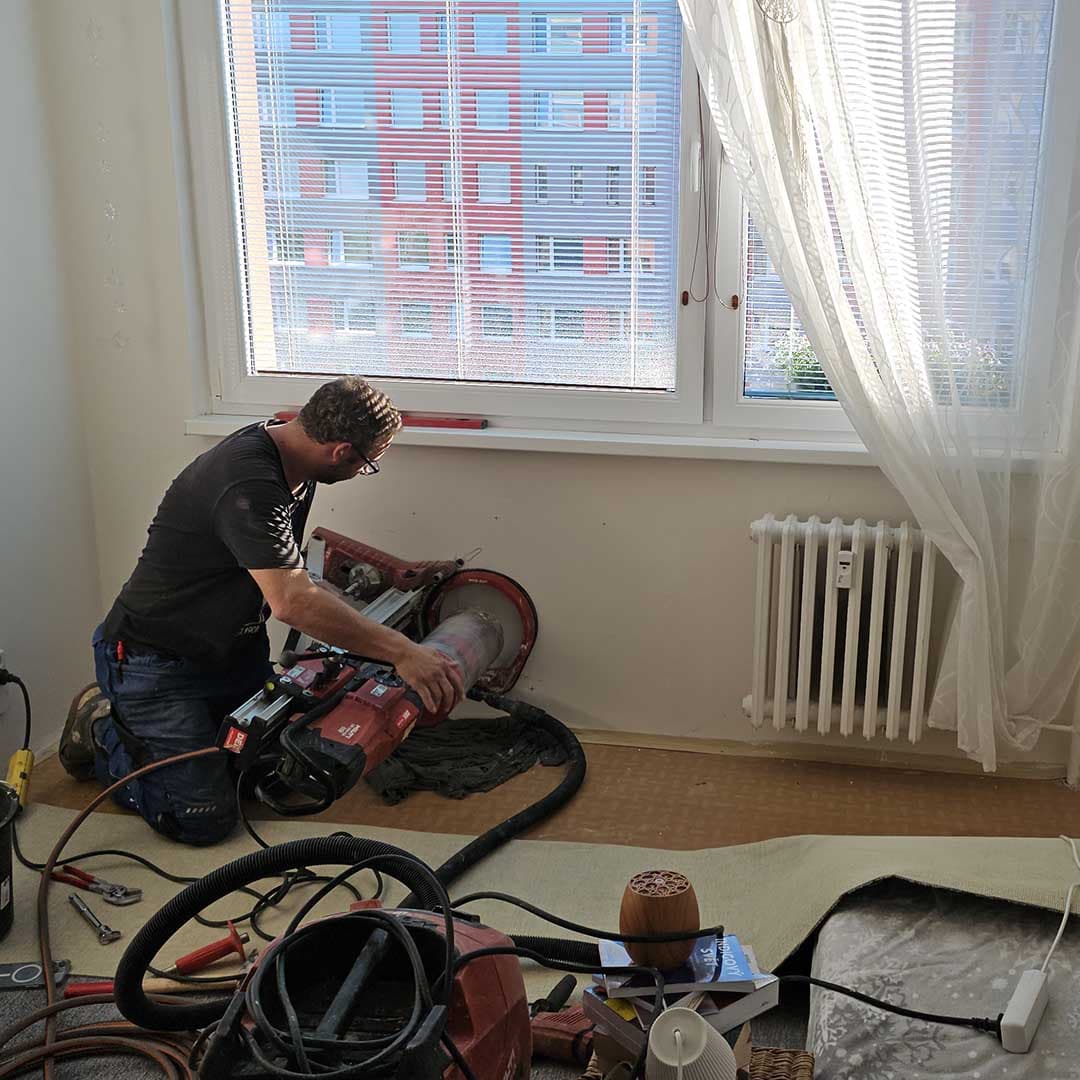 Klimatizace pro panelový dům / SVJ — foto 11